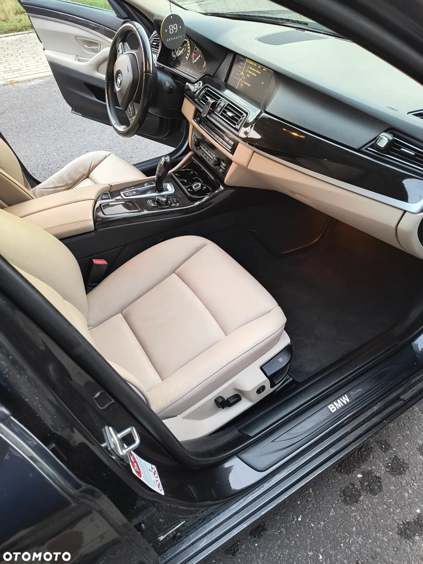 BMW Seria 5 528i xDrive - 9