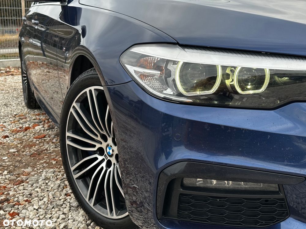BMW Seria 5 530d xDrive Touring - 13