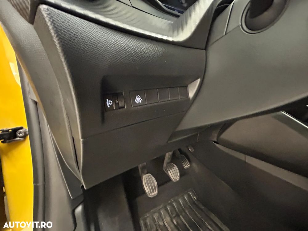 Peugeot 208 1.2 L PureTech STT Active - 18