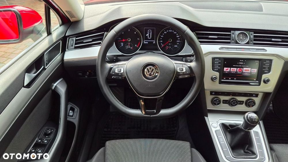 Volkswagen Passat - 14