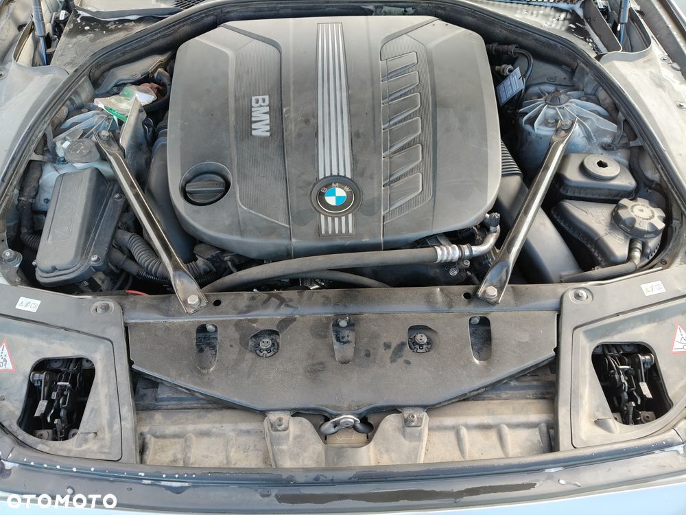 BMW Seria 5 530d xDrive - 16