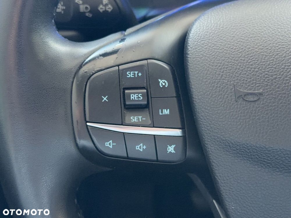 Ford Kuga - 24