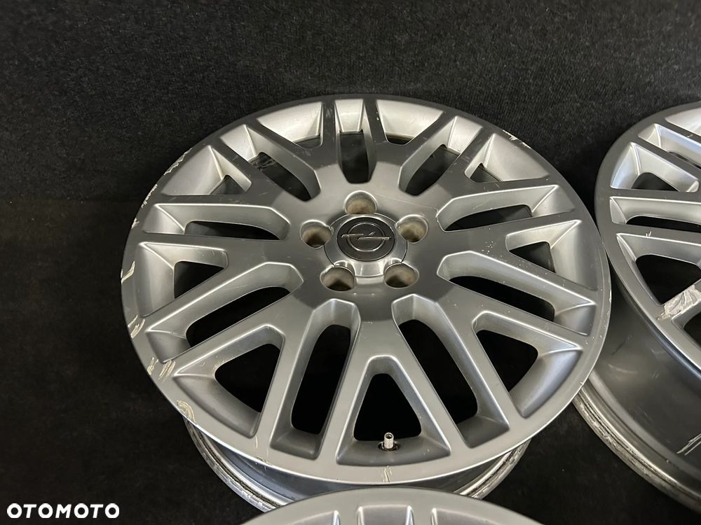 Alufelgi Opel Vectra C, Signum, Zafira B, Astra H 18 cali 5x110 4szt. - 22
