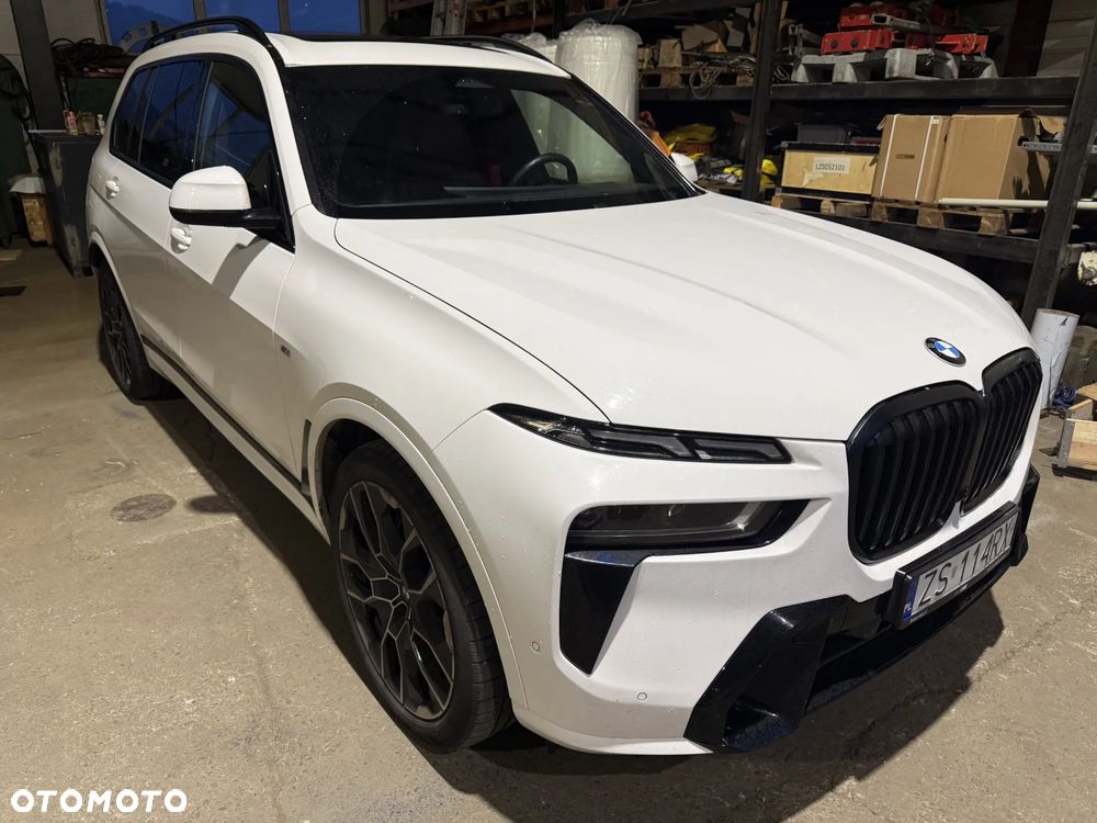 BMW X7 2023 photo 3