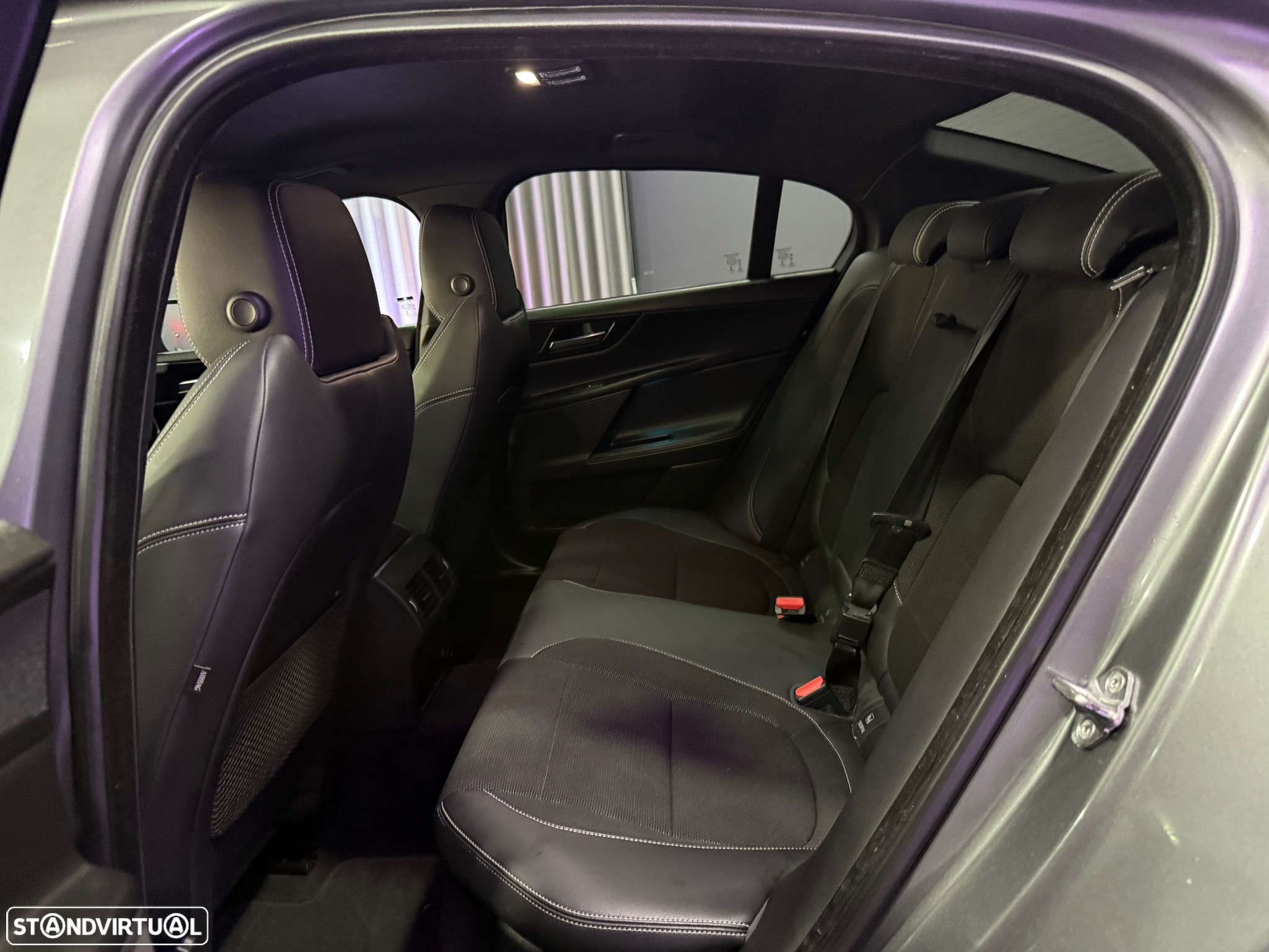 Jaguar XE 2.0 D R-Sport Aut. - 6