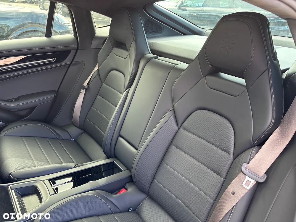 Porsche Panamera Turbo S E-Hybrid PHEV - 22
