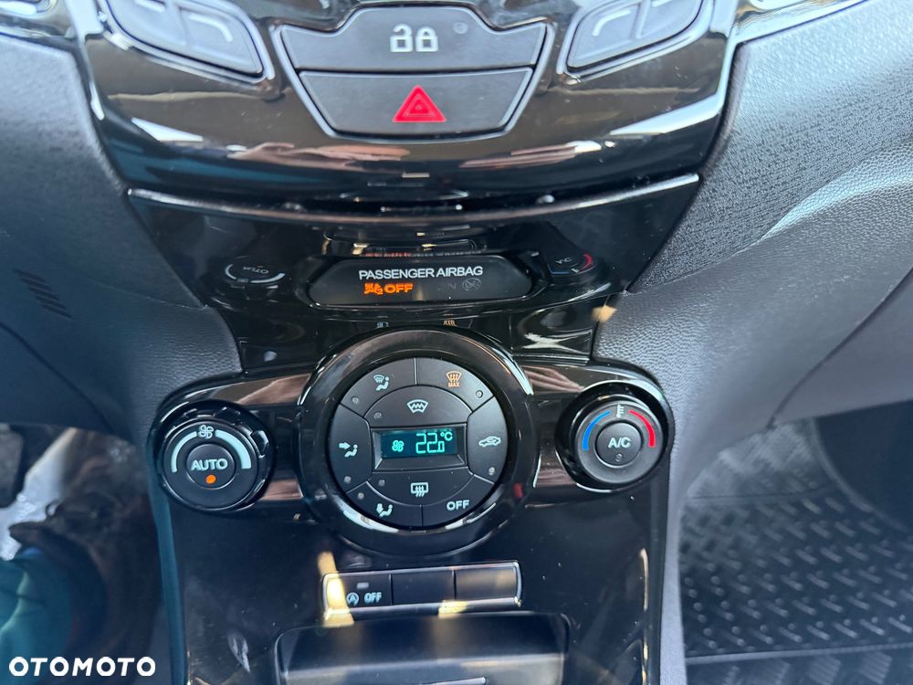 Ford Fiesta 1.0 EcoBoost Titanium - 23