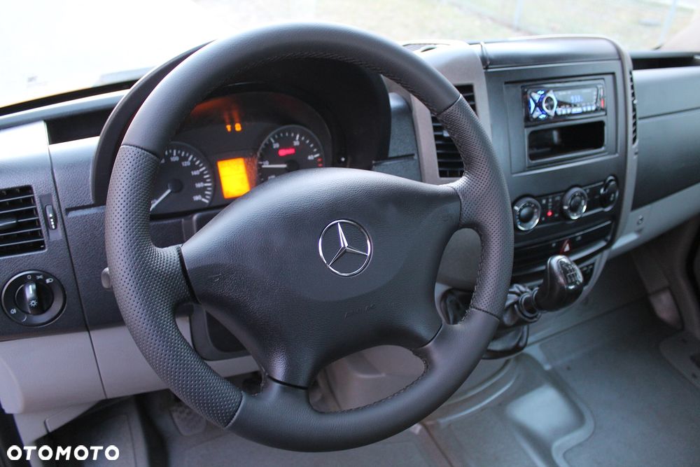 Mercedes-Benz Sprinter - 28