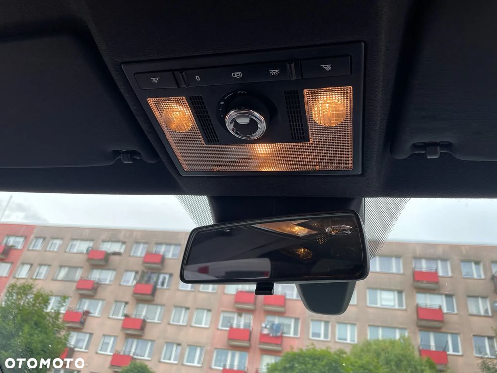 Volkswagen up! 1.0 TSI GTI - 12