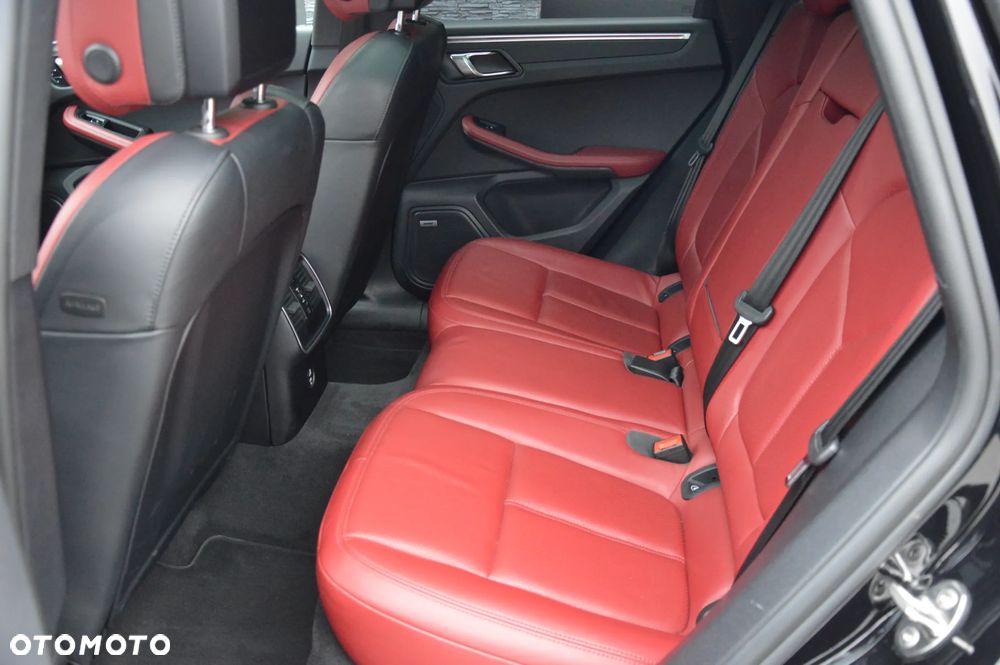 Porsche Macan T - 15