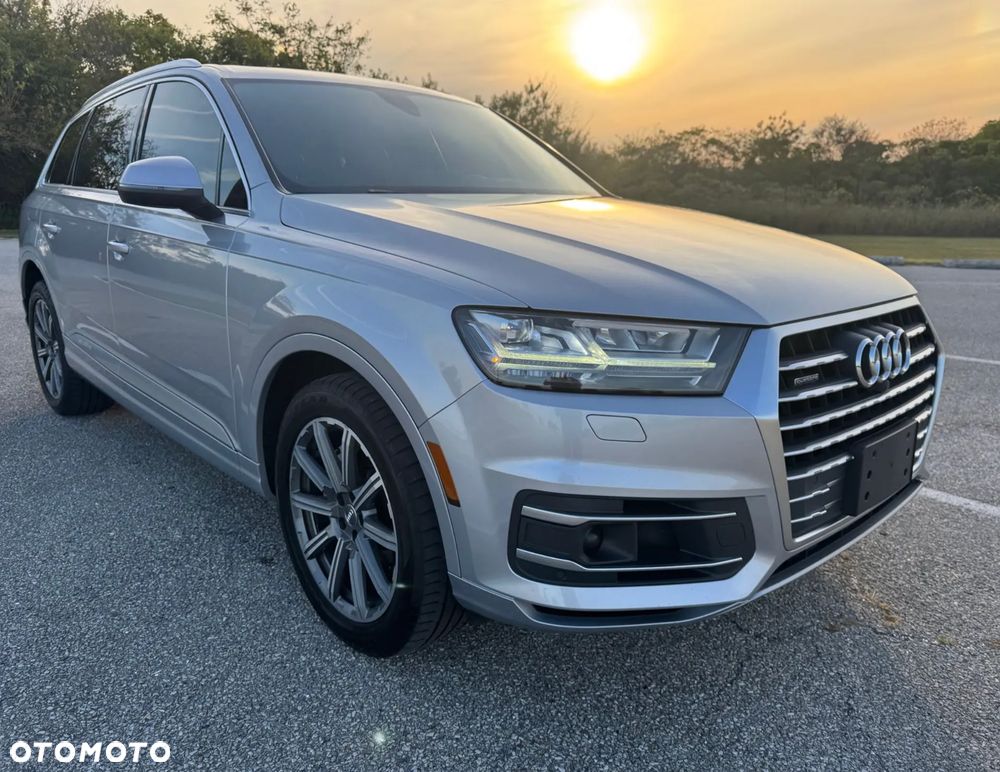 Audi Q7 - 1