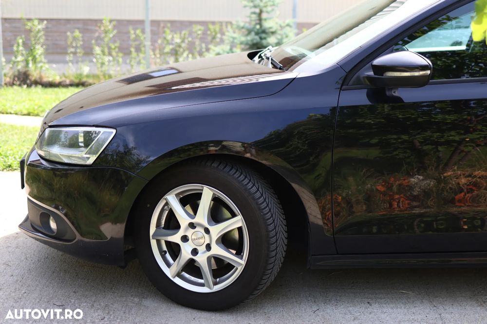Volkswagen Jetta 2.0 TDI DPF Comfortline DSG - 3