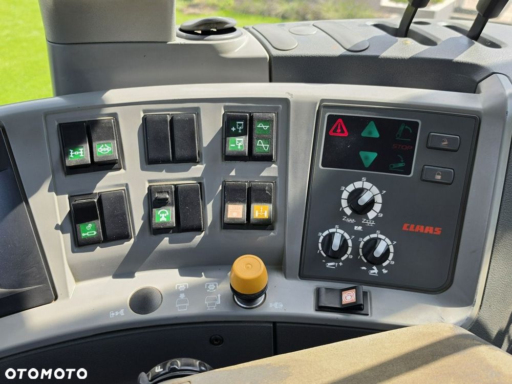 Claas AXION 810 CMATIC - 17