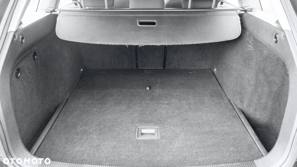 Volkswagen Golf Variant ver-1-4-tsi-edition - 25