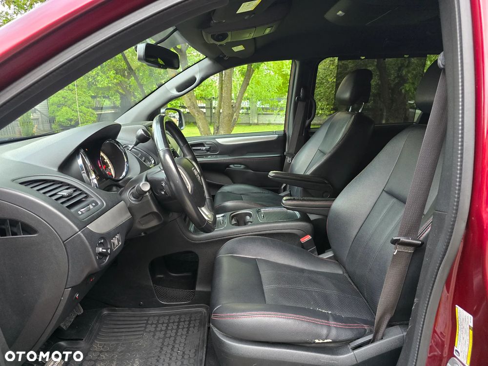 Dodge Grand Caravan - 13