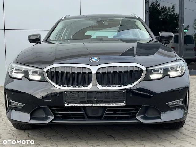 BMW Seria 3 318d Sport Line - 3