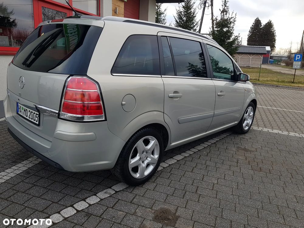Opel Zafira 2.2 Cosmo - 4