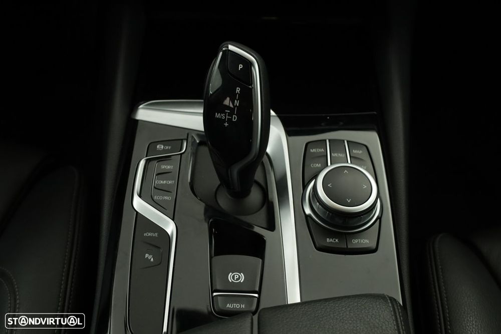 BMW 530 e Line Luxury - 13