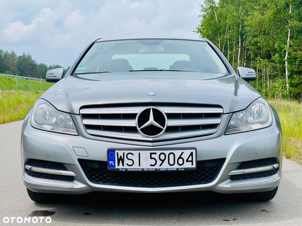 Mercedes-Benz Klasa C 180 CGI BlueEff Avantgarde - 17