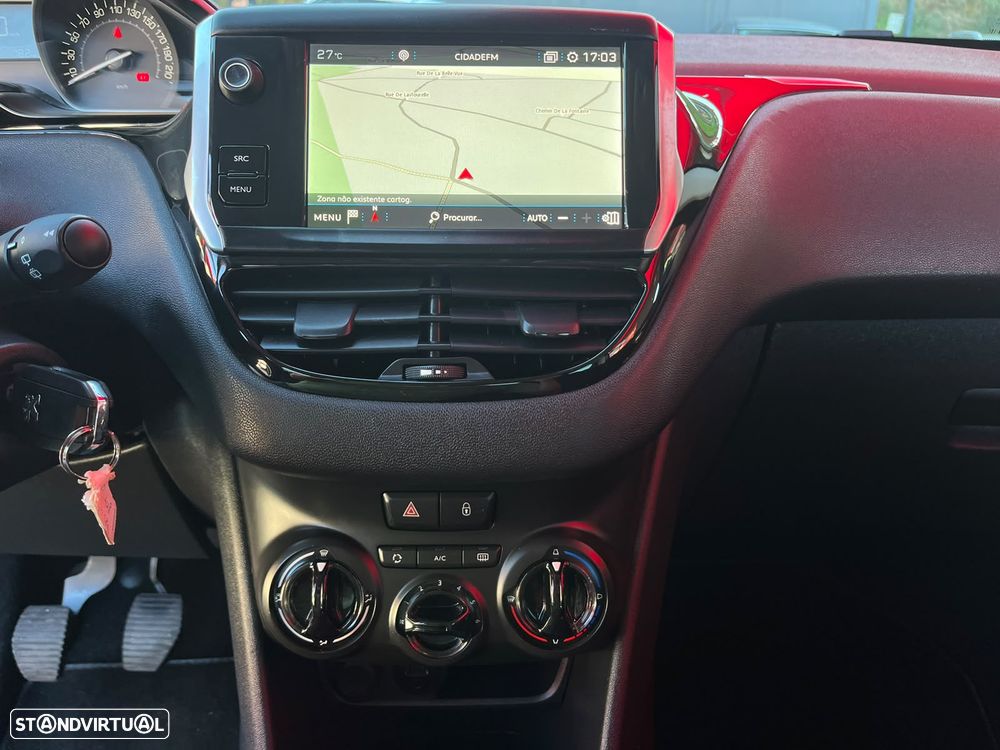 Peugeot 208 1.6 BlueHDi Style - 22