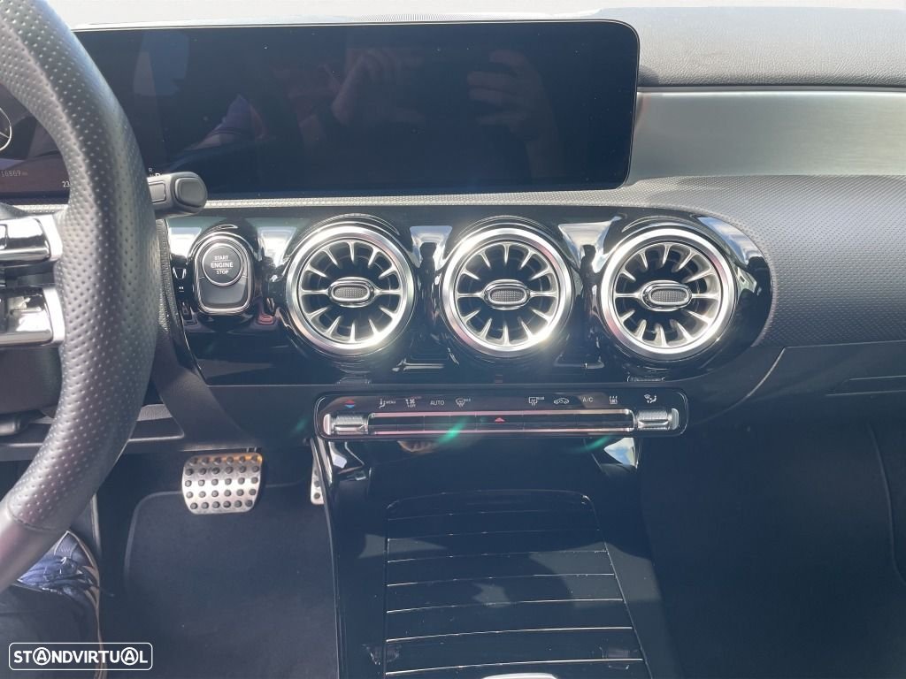 Mercedes-Benz A 250 e AMG Line - 11