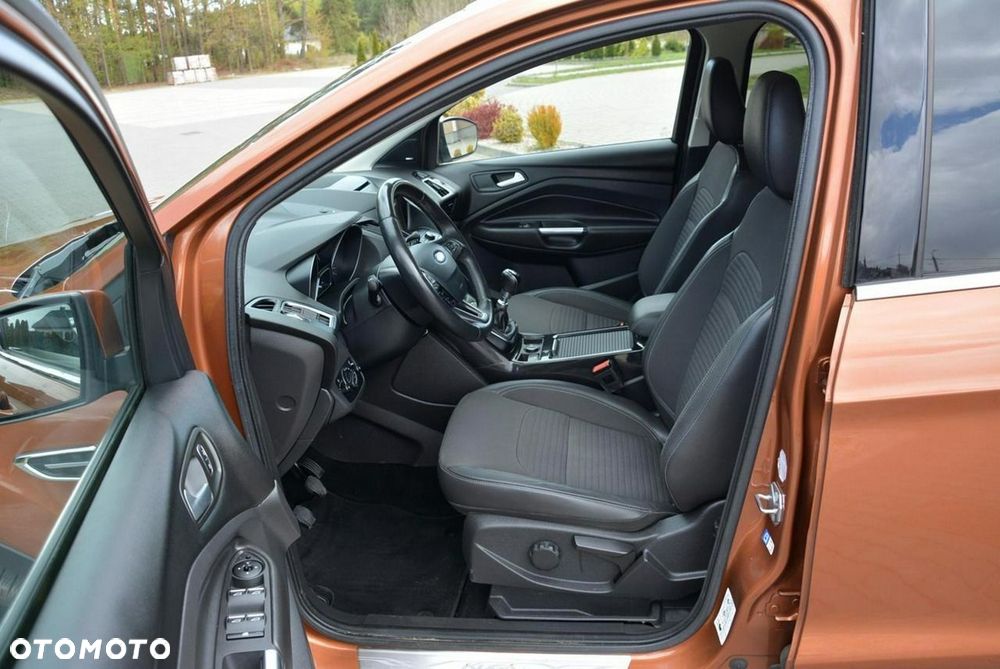 Ford Kuga 1.5 EcoBoost 2x4 Titanium - 18