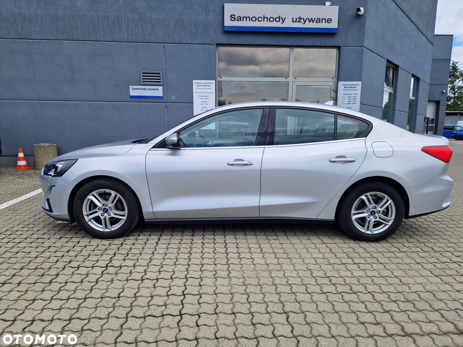 Ford Focus 1.0 EcoBoost Titanium - 4