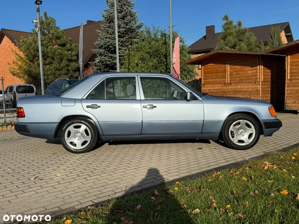 Mercedes-Benz W124 1991 photo 4
