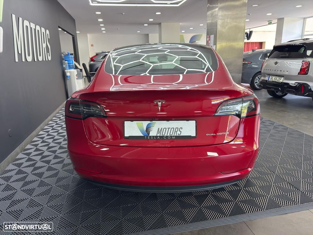 Tesla Model 3 - 7
