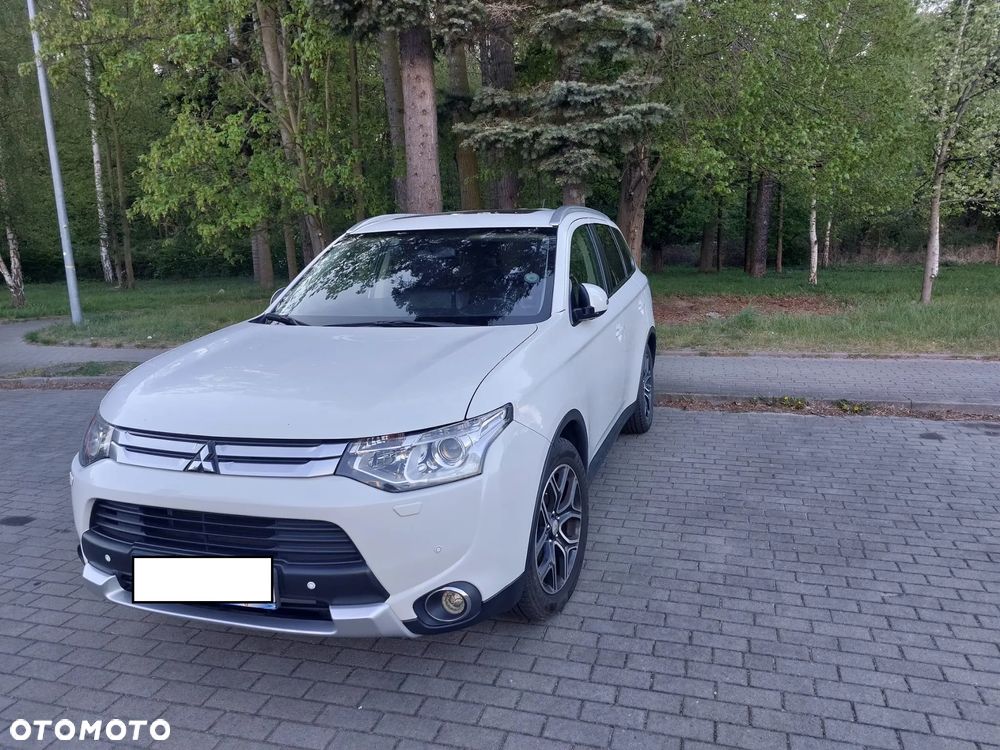 Mitsubishi Outlander - 1