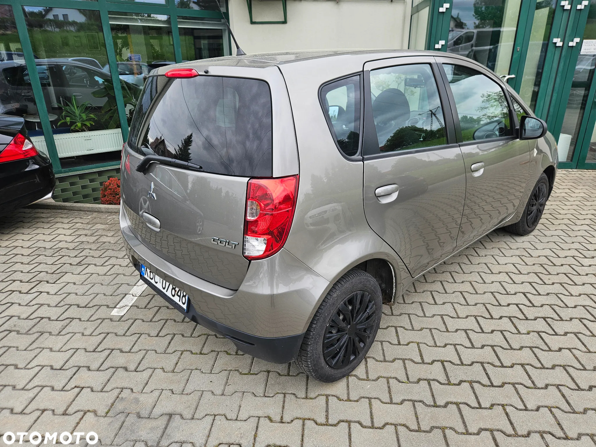 Mitsubishi Colt - 3