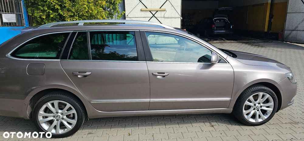 Skoda Superb 2.0 TDI 4x4 Platinum - 5