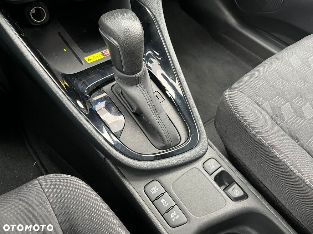 Toyota Yaris Hybrid 1.5 Style - 27