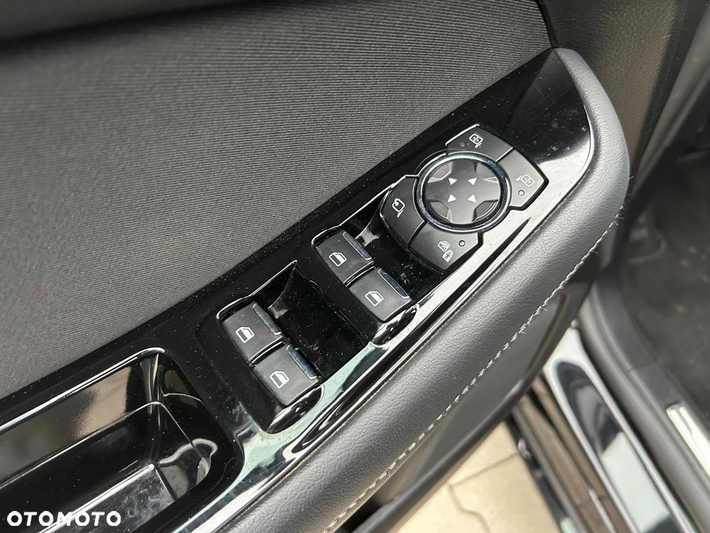 Ford S-Max 2.0 EcoBlue Titanium - 22