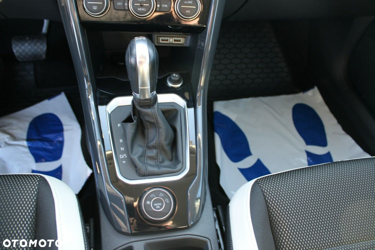 Volkswagen T-Roc - 20