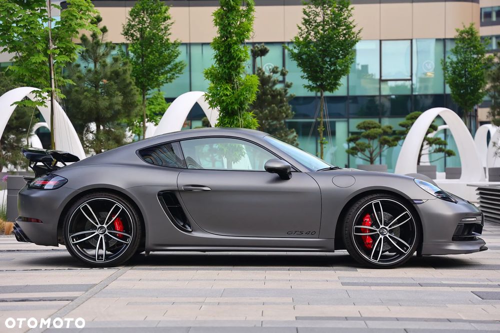 Porsche 718 Cayman - 24