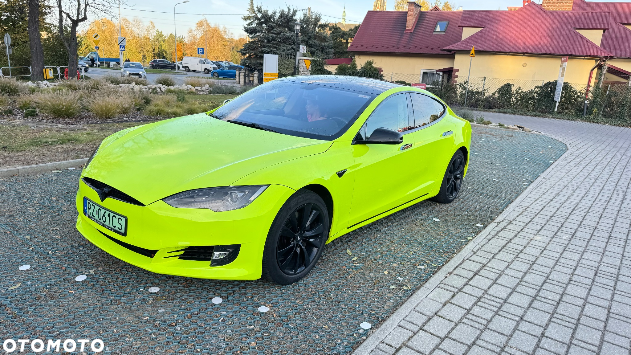 Tesla Model S Standard - 2
