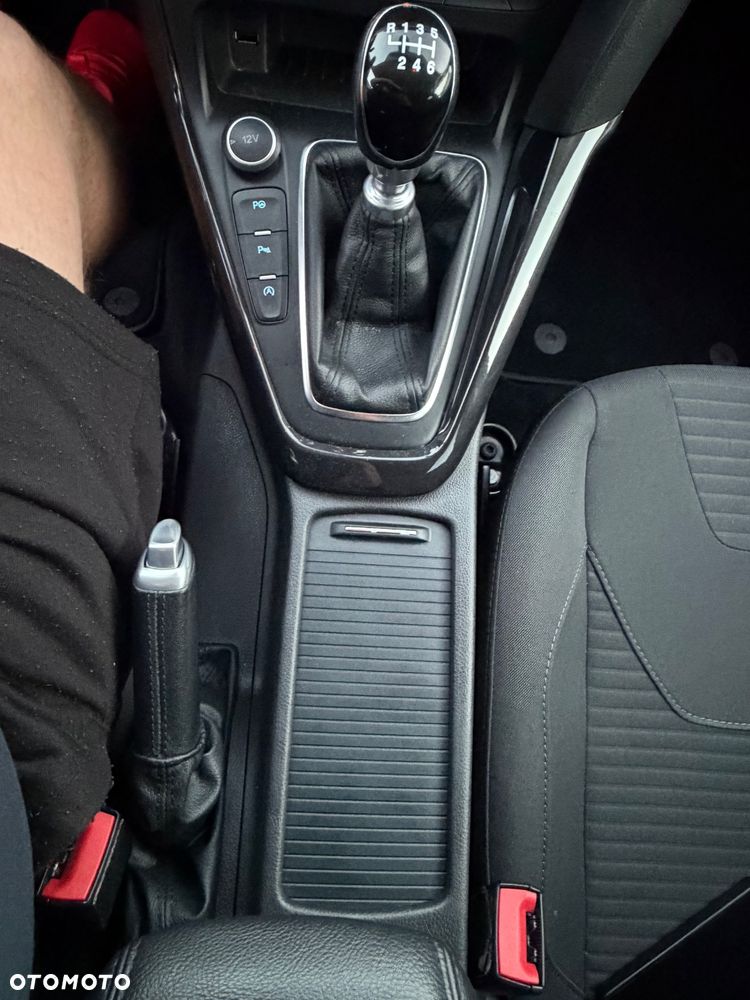 Ford Focus 2.0 TDCi Titanium ASS - 35