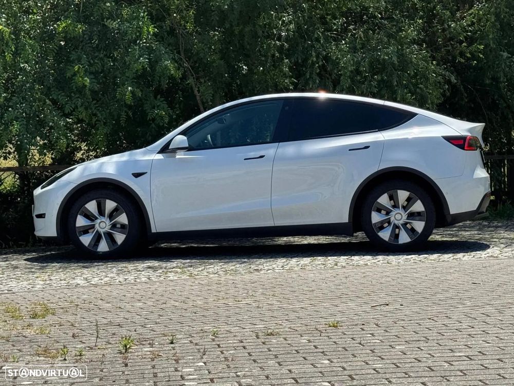 Tesla Model Y Long Range Dual Motor AWD - 9