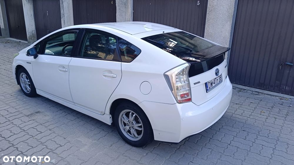 Toyota Prius 1.8 HSD Active - 8