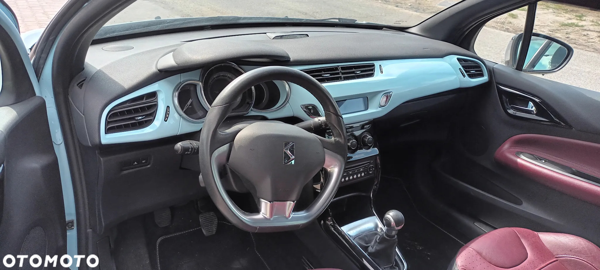 Citroën DS3 1.6 HDi SoChic - 16