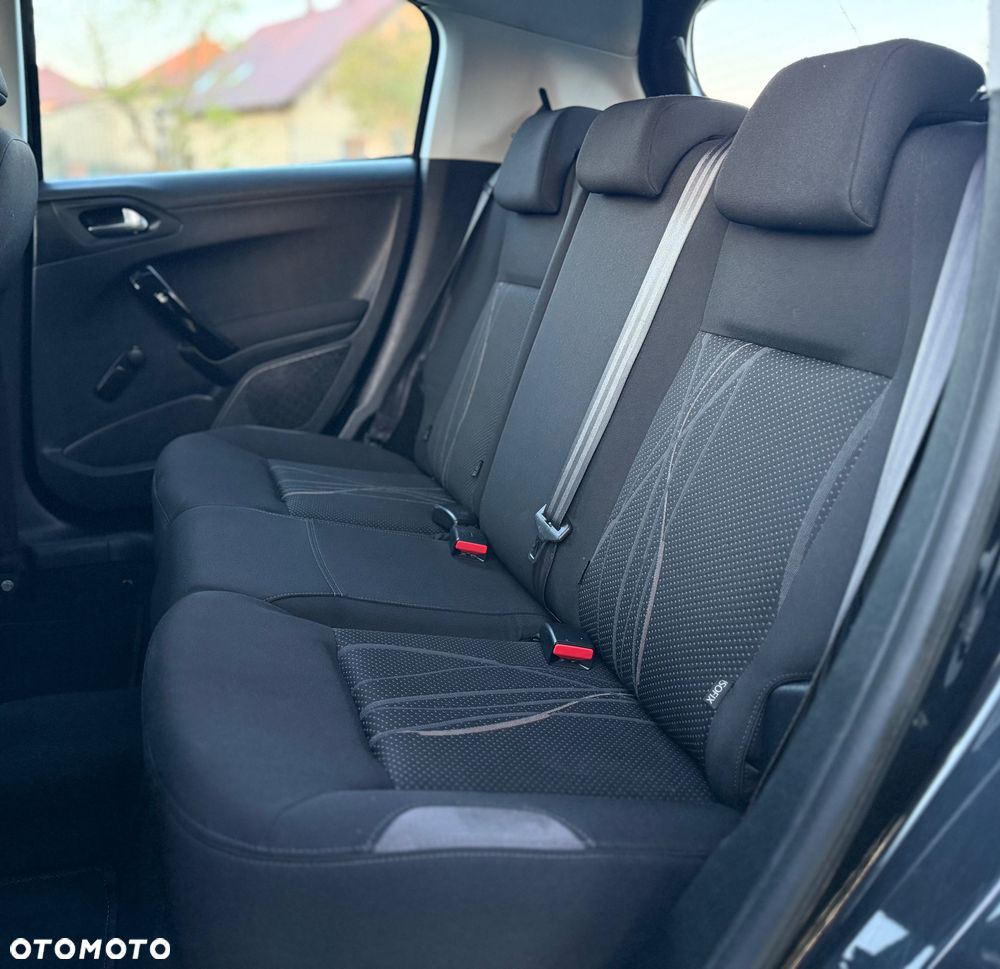 Peugeot 208 - 7