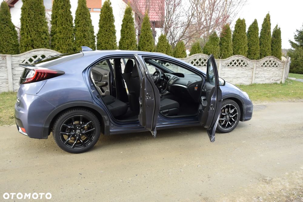 Honda Civic 1.6 i-DTEC Executive Black Edition - 17