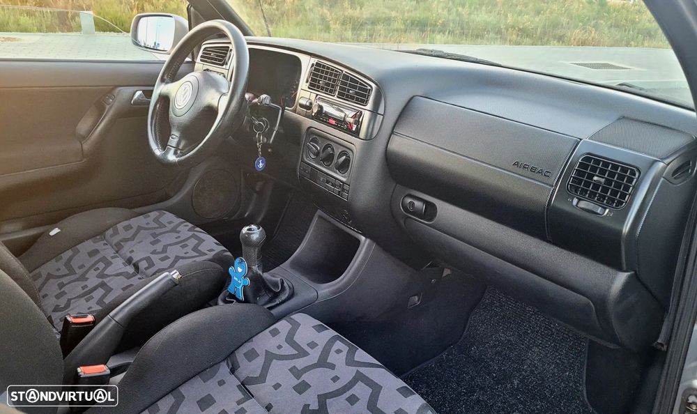 VW Golf Cabriolet 1.6 - 9