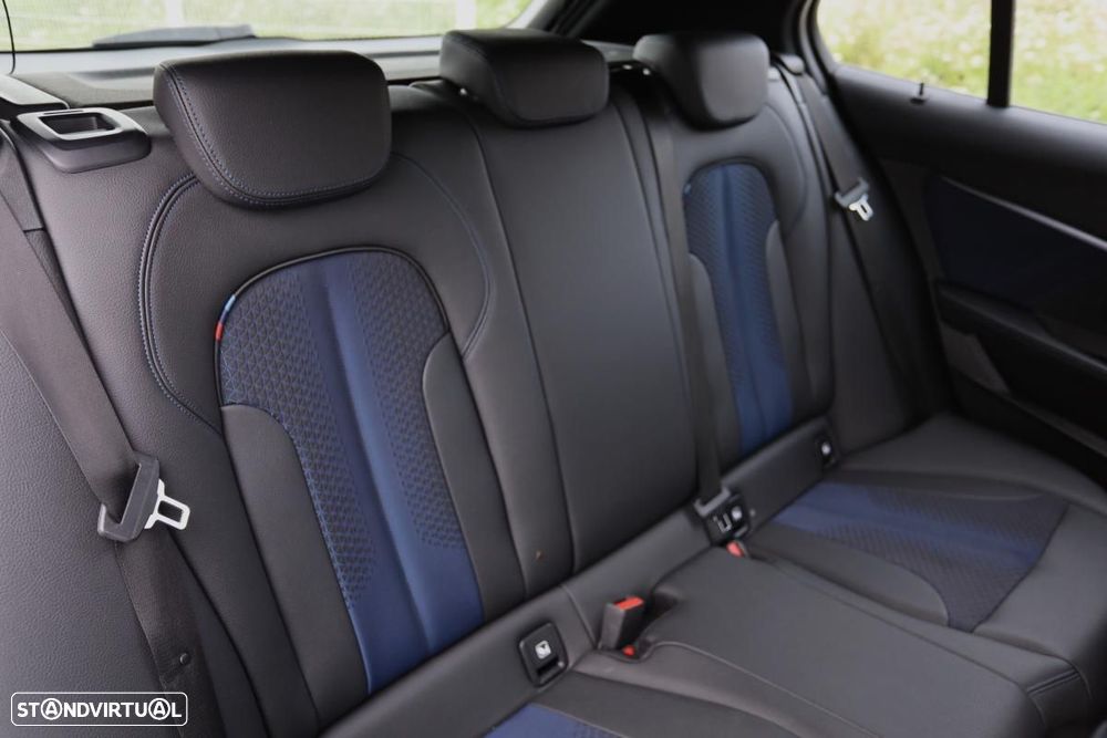 BMW 116 d Pack M - 15