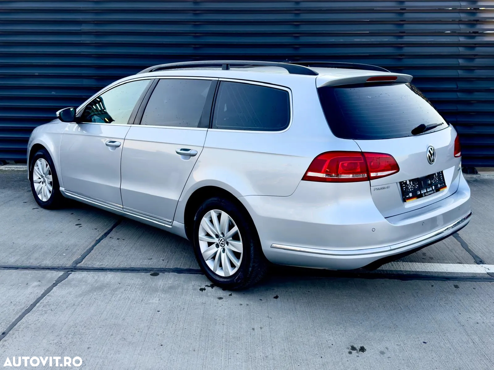 Volkswagen Passat - 4