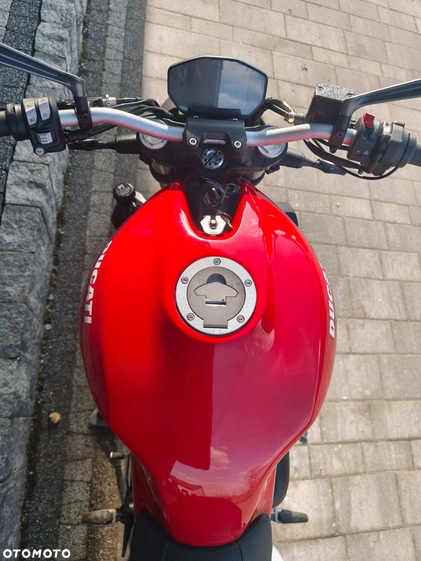 Ducati Monster - 16