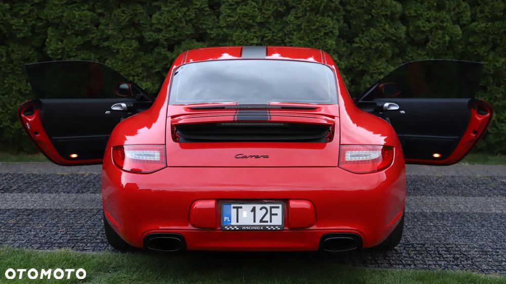 Porsche 911 Carrera - 11