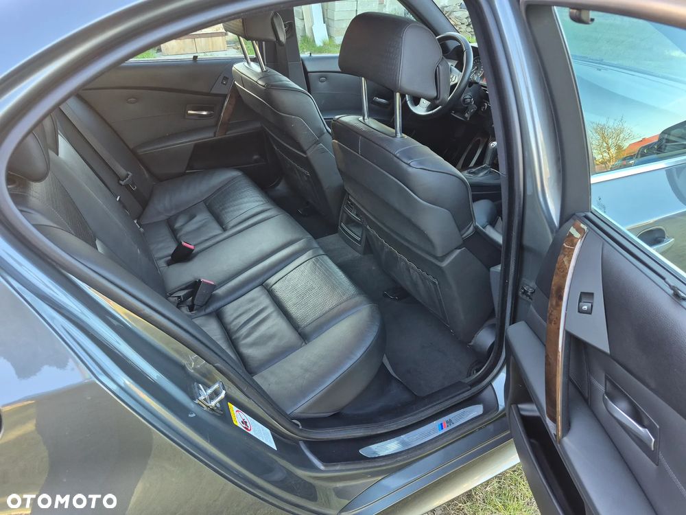 BMW Seria 5 540i - 18