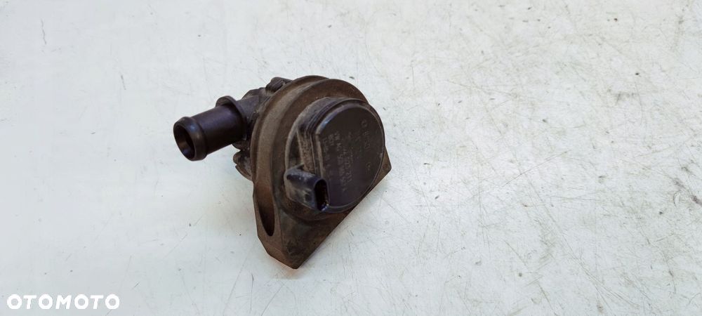 DODATKOWA POMPA WODY ZAWÓR AUDI A4 B8 A5 A6 C7 A7 5G0965567A - 1